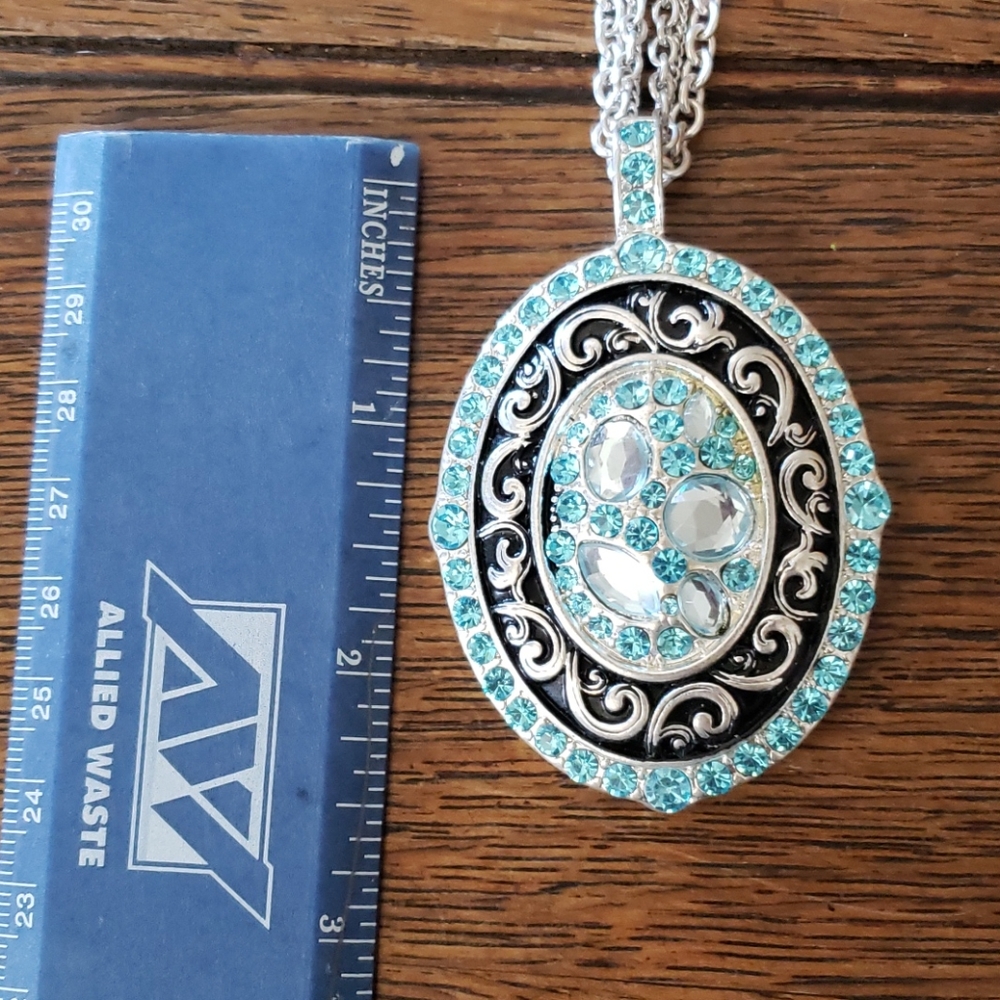 NWOT Necklace